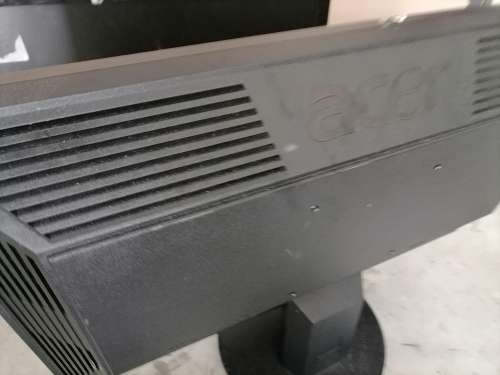 *COMAIR LIQUIDATION*LOT OF 4X PC SCREENS**23 X DELL, 2 X ACER*ONE BID FOR ALL 4*WORKING***