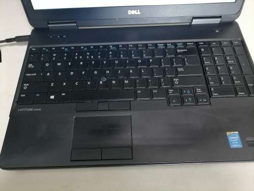 **PREOWNED I5 DELL E5540 4TH GEN LAPTOP*4GB RAM,WINDOWS 10 ETC *R13 000 NEW IN STORE