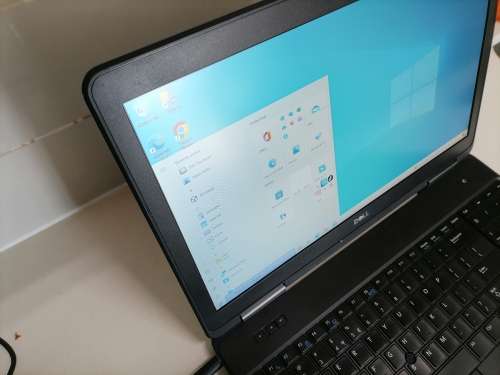 **PREOWNED I5 DELL E5540 4TH GEN LAPTOP*4GB RAM,WINDOWS 10 ETC *R13 000 NEW IN STORE