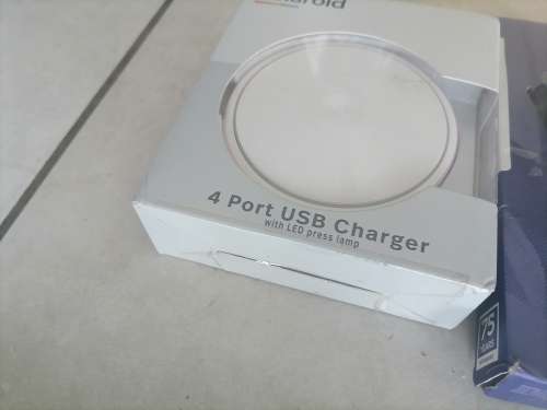*MONTH END MAGIC*COMBO DEAL*BRAND NEW POLAROID 4 PORT USB CHARGHER+POLAROID HEADSET**