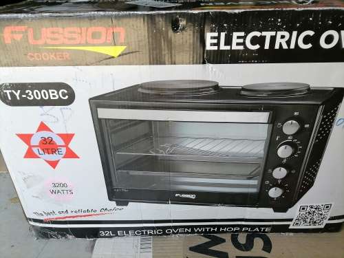 *MONTH END MAGIC *BRAND NEW Fussion 3200Watts Electric oven with 2 Plate Stove  (32L)*R1300 RETAIL**