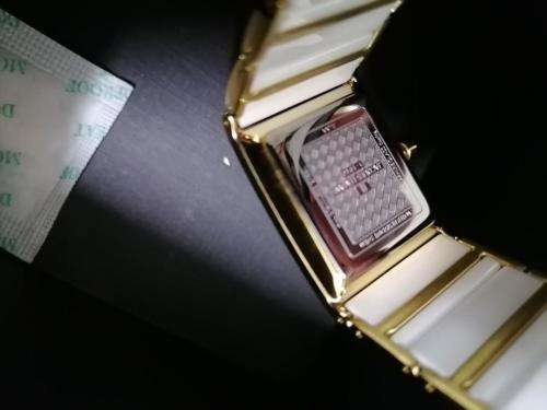 **DONT MISS THIS DEAL*BRAND NEW JACQUES LEMANS 1-1940 WHITE AND GOLD WATCH IN BOX**R5999 RETAIL**