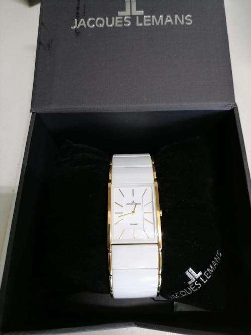 **DONT MISS THIS DEAL*BRAND NEW JACQUES LEMANS 1-1940 WHITE AND GOLD WATCH IN BOX**R5999 RETAIL**