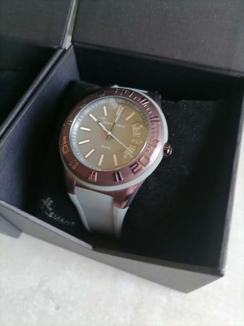 *LIMITED OFFER*BRAND NEW JACQUES LEMANS MIAMI COLLECTION*BUYER CAN CHOOSE WHITE OR GREY*R3000