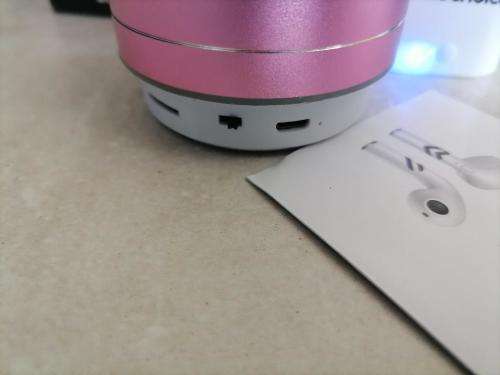 ***LIMITED OFFER**COMBO DEAL**BRAND NEW HOMECHOISE BT BUDS PLUS BT SPEAKER*ONE BID FOR BOTH**
