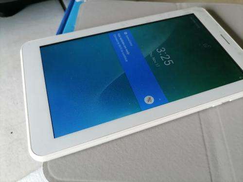 **DEMO MODEL**MECER 3G/WIFI M76QF6 7INCH WHITE TABLET IN BOX WITH COVER,CHARGER ETC*R1400 RETAIL*