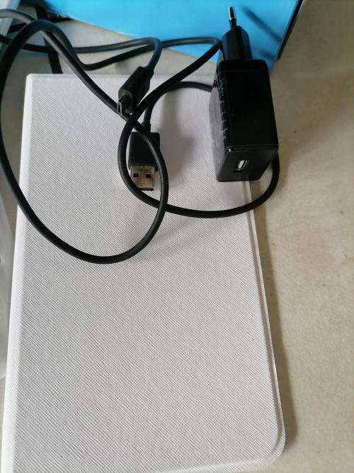 **DEMO MODEL**MECER 3G/WIFI M76QF6 7INCH WHITE TABLET IN BOX WITH COVER,CHARGER ETC*R1400 RETAIL*