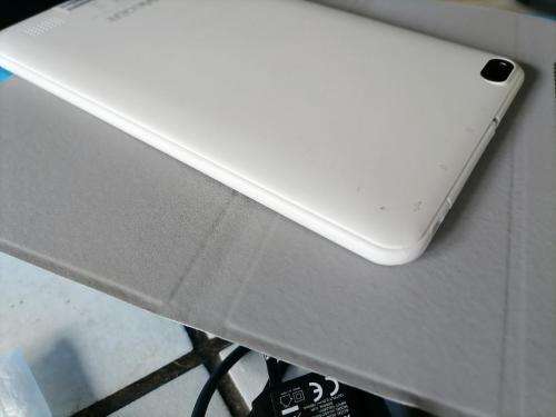 **DEMO MODEL**MECER 3G/WIFI M76QF6 7INCH WHITE TABLET IN BOX WITH COVER,CHARGER ETC*R1400 RETAIL*