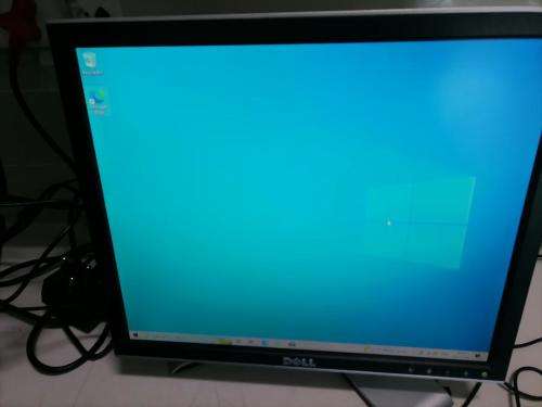 **BLACK FRIDAY*FREE GIFT*FULL DELL PC SETUP*DELL PC BOX,SCREEN, KEYBOARD AND MOUSE*1 BID FOR ALL**
