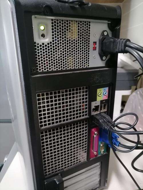 **BLACK FRIDAY*FREE GIFT*FULL DELL PC SETUP*DELL PC BOX,SCREEN, KEYBOARD AND MOUSE*1 BID FOR ALL**
