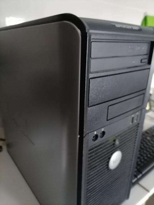 **BLACK FRIDAY*FREE GIFT*FULL DELL PC SETUP*DELL PC BOX,SCREEN, KEYBOARD AND MOUSE*1 BID FOR ALL**
