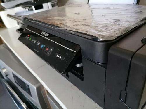 **EPSON ECOTANK L3060 3 IN 1 WIFI PRINTER WITH FULL TANKS*NOT PRINTING CLEAR*R3600 NEW PRICE**