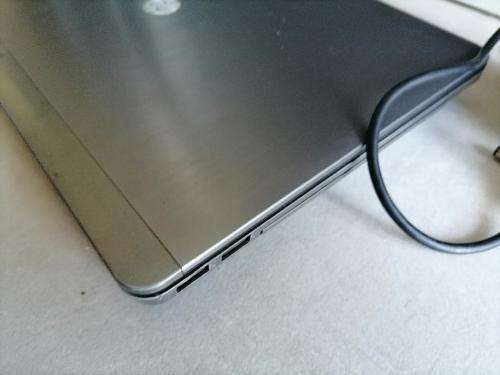 **HP PAVILION RT3290 I5 LAPTOP*250GB SSD*CABLE TO SCREEN NEEDS REPAIR*SCREEN COMES ON AND OFF**