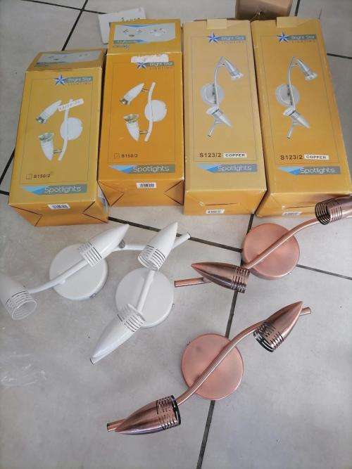 **LIGHT SHOP LIQUIDATION**LOT OF 4 X NEW BRIGHT STAR SPOTLIGHT SYSTEMS*2X WHITE,2X BRONZ IN BOX**