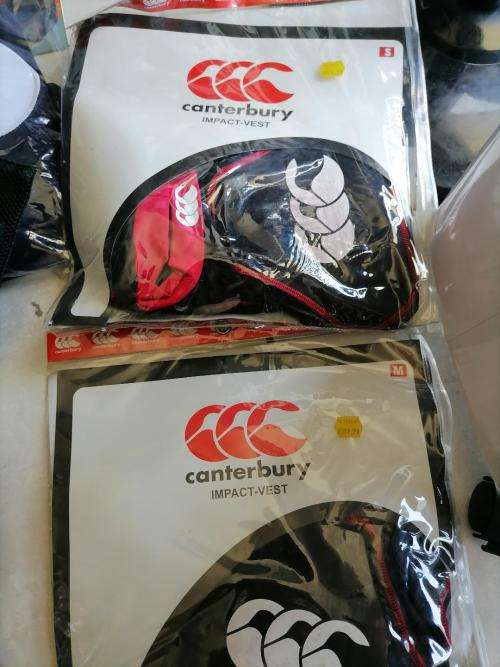 **HUGE SPORT SHOP LIQUIDATION*LOT OF BRAND NEW BODY ARMOUR,SCRUM CAPS,BALLS*OVER R5000 VALUE*