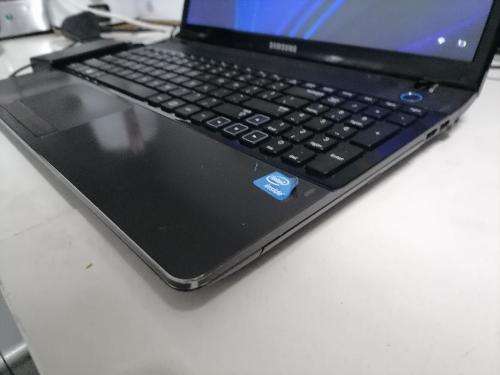 **SAMSUNG SERIES 3 300E LAPTOP, WINDOWS 11,1TB HDD,4GB RAM,INTEL CELERON,CHARGER INCL**