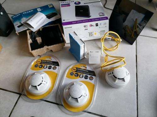 *EASTER SPECIAL*BULK LOT OF WIFI ROUTERS,RANGE EXTENDERS,SMOKE DETECTORS*ONE BID FOR ALL*OVER R4000