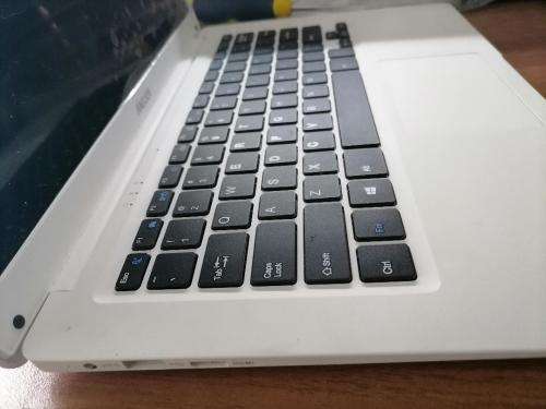 *WOW R30 FREIGHT*MECER Z140C LAPTOP*NO CHARGER NOT TESTED*STILL GOT PLASTIC ON SCREEN*