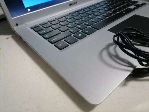 *WOW R30 FREIGHT*MECER EXPRESSION Z140C LAPTOP*32GB SSD, 2GB RAM, W10 *WORKING**