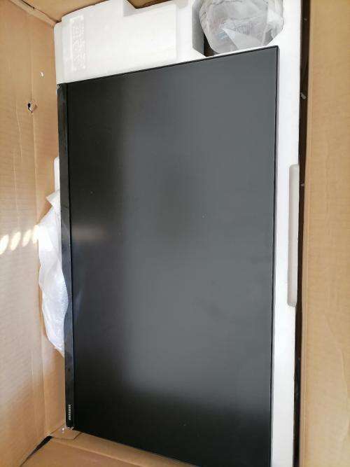 *WOW R30 FREIGHT***LG 24MK400 24 INCH FHD LED SCREEN****LINES ON SCREEN*****