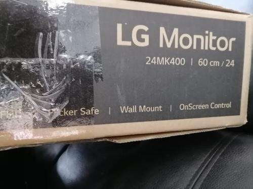 *WOW R30 FREIGHT***LG 24MK400 24 INCH FHD LED SCREEN****LINES ON SCREEN*****