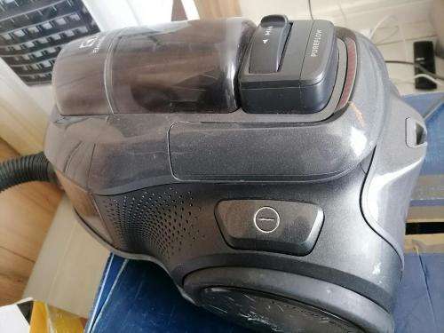 *BIRTHDAY DEALS*R30 FREIGHT*ELECTROLUX PURE C9 VAC IN BOX,STARTS AND SHUTS OFF*R3000 NEW PRICE