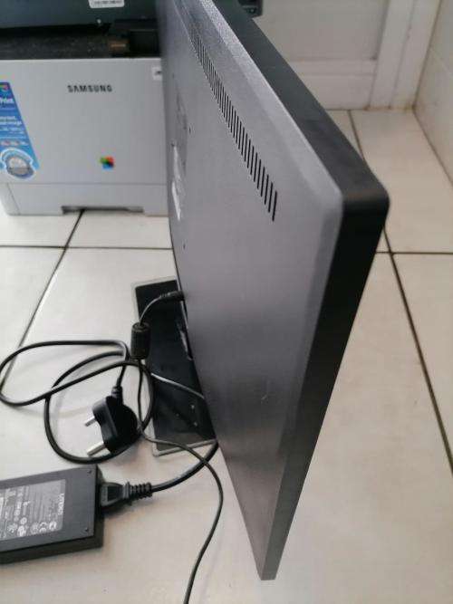 *FLASH FRIDAY DEALS**MECER 24` FULL HD LED ULTRASLIM SCREEN*BUILT IN SPEAKERS,HDMI ETC**