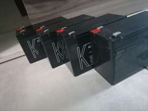 *WOW R30 FREIGHT*LOT OF 6 X 12V UPS BATTERIES*UNTESTED**LIFE NOT KNOWN**