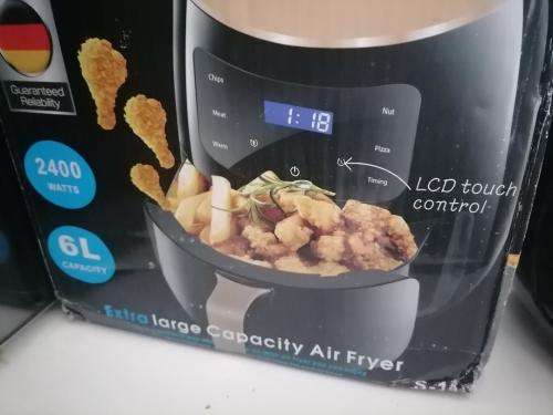 *FLASH FRIDAY DEALS*NEW SILVERCREST 6L DIGITAL AIR FRYER(BOX DAMAGE,ITEM NEW)**