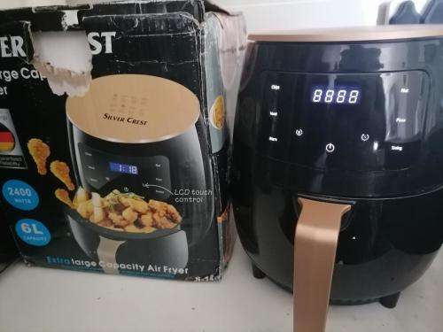 *FLASH FRIDAY DEALS*NEW SILVERCREST 6L DIGITAL AIR FRYER(BOX DAMAGE,ITEM NEW)**
