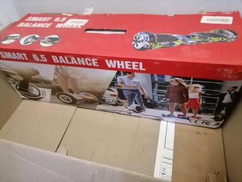 *BIRTHDAY DEALS*R30 FREIGHT*FAULTY SMART 6.5 INCH BALANCE BOARD WITH LED LIGHTS AND BT SPEAKER***