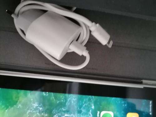 *MIDWEEK NO RESERVE DEALS*R30 FREIGHT*APPLE IPAD 4TH GEN 1460 3G/WIFI 10` TABLET WITH CHARGER**