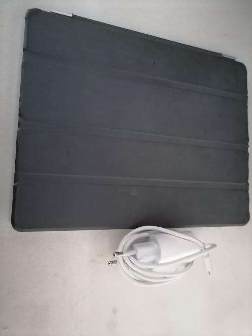 *MIDWEEK NO RESERVE DEALS*R30 FREIGHT*APPLE IPAD 4TH GEN 1460 3G/WIFI 10` TABLET WITH CHARGER**