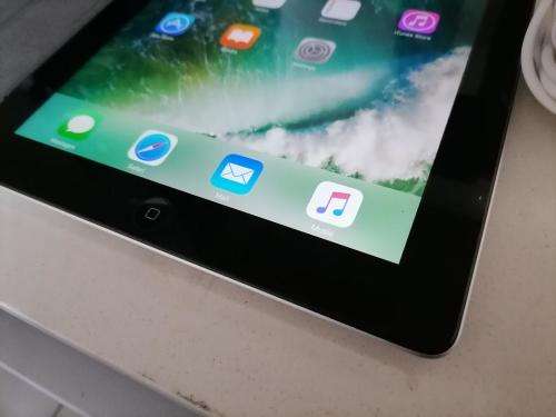 *MIDWEEK NO RESERVE DEALS*R30 FREIGHT*APPLE IPAD 4TH GEN 1460 3G/WIFI 10` TABLET WITH CHARGER**