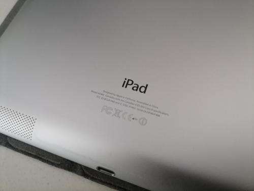 *MIDWEEK NO RESERVE DEALS*R30 FREIGHT*APPLE IPAD 4TH GEN 1460 3G/WIFI 10` TABLET WITH CHARGER**