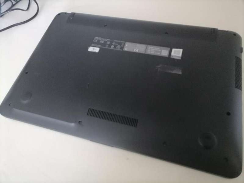 *FLASH FRIDAY SALE*R30 FREIGHT*ASUS VIVOBOOK AMD A4 LAPTOP, 8GB RAM,W10/OFFICE,CHARGER,BATTERY 100%