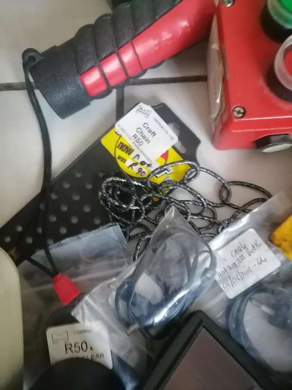 *SHOP CLOSURE*R30 FREIGHT*BULK LOT OF ELECTRONICS,GADGETS,LIGHTS,TIMERS ETC ETC**