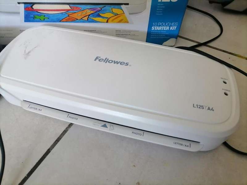 *SHOP CLOSURE*R30 FREIGHT*2 x FELLOWES L125 LAMINATORS IN BOX*POWERS ON GETS WARM*SOLD AS IS**