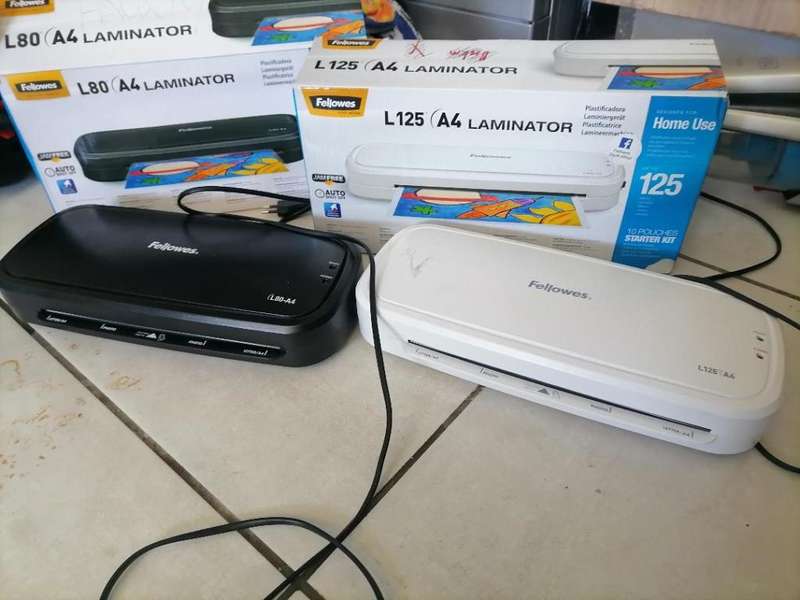 *SHOP CLOSURE*R30 FREIGHT*2 x FELLOWES L125 LAMINATORS IN BOX*POWERS ON GETS WARM*SOLD AS IS**