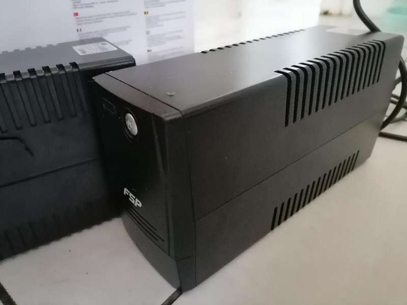 *HOTEL CLOSURE**R30 FREIGHT*2 X UPS*MECER 650VA+FSP 600VA*FAULTY/UNTESTED*ONE BID FOR BOTH**