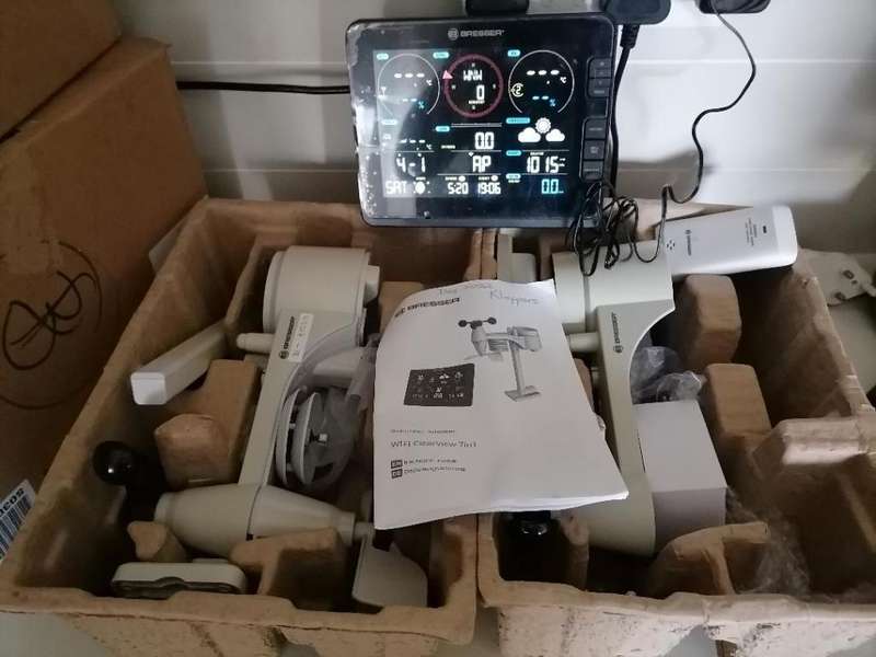*YEAR END CLEARANCE*R30 FREIGHT*BRESSER 7 IN 1 WEATHER STATION*POWER ON NOT TESED**R10 000 NEW PRICE