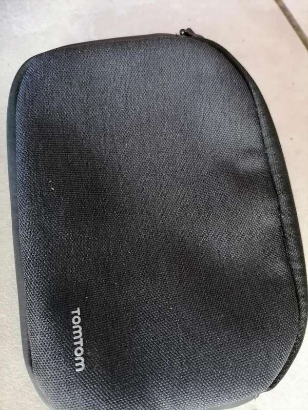 *YEAR END CLEARANCE SALE*R30 FREIGHT* TOMTOM Z1230 GPS WITH SUCTION MOUNT, CHARGER IN POUCH**