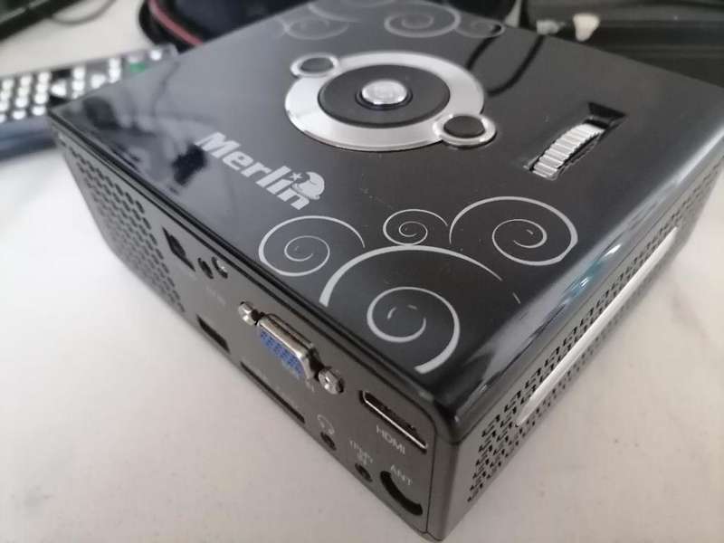 CHRISTMAS DEALS*R30 FREIGHT*MERLIN PRO P MINI LED PROJECTOR +REMOTE*TOP QUALITY OVER R10 000 NEW**