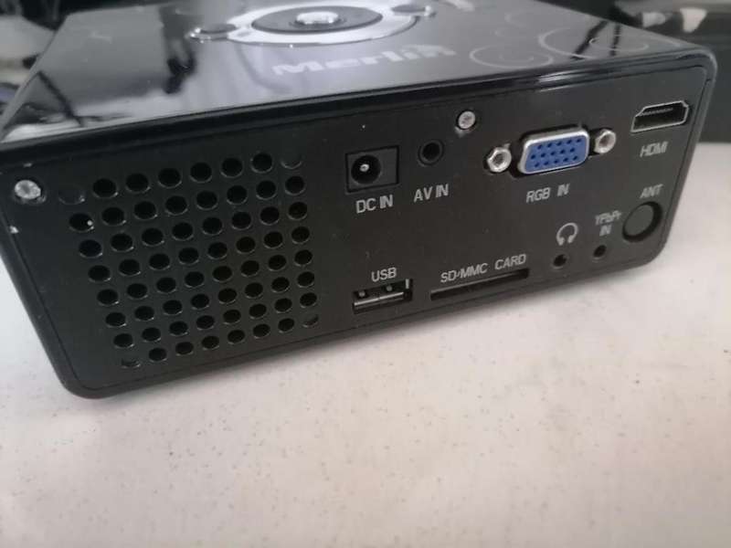 CHRISTMAS DEALS*R30 FREIGHT*MERLIN PRO P MINI LED PROJECTOR +REMOTE*TOP QUALITY OVER R10 000 NEW**