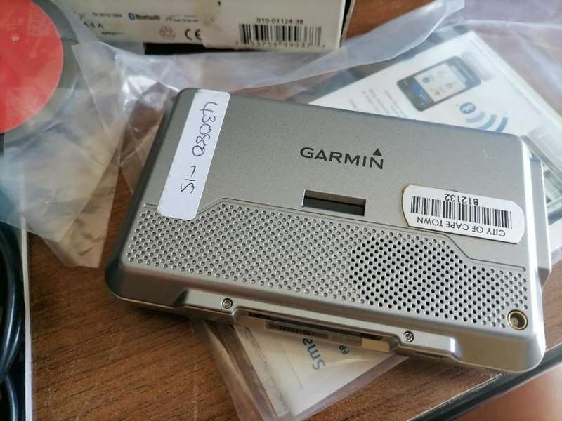 *BOXING DAY DEALS**R30 FREIGHT*GARMIN NUVI 710 WITH CAR CHARGER IN B0X*POWERS ON*SOLD AS IS**