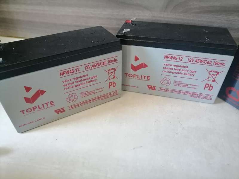 *DEALS DEALS DEALS**R30 FREIGHT*LOT OF 5 BATTERIES*ONE BID FOR ALL 5*UNTESTED**