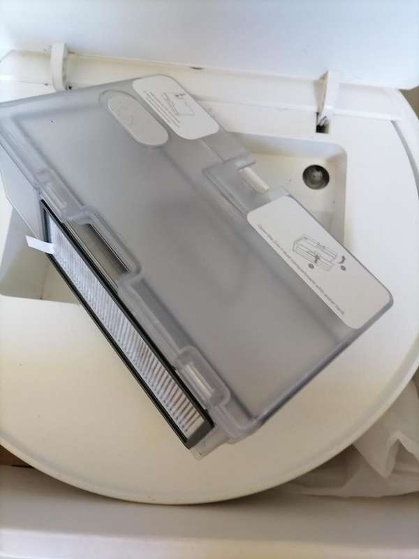XIAOMI MI MOP ESSENTIAL ROBOT VAC WITH CHARGING STATION