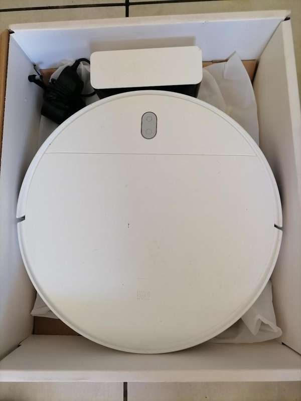 XIAOMI MI MOP ESSENTIAL ROBOT VAC WITH CHARGING STATION