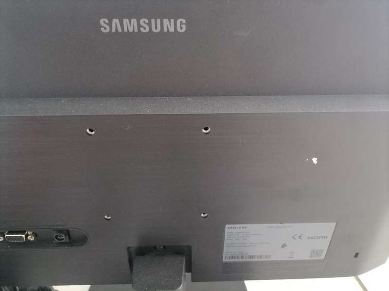 *BULK LOT OF ELECTRONIICS*30 FREIGHT**NEW SPORTS CAM,WORKING SAMSUNG SCREEN,HEXA VAC,BT HEADSET*