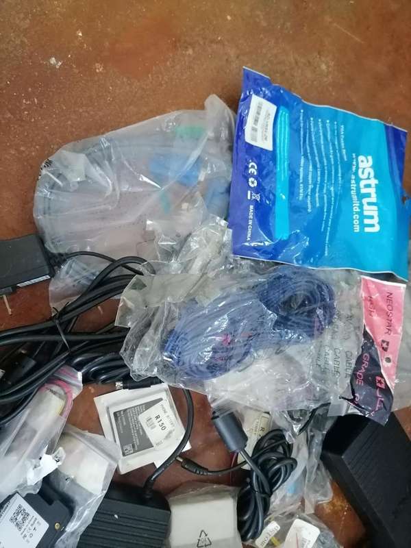 *COMPUTER SHOP LIQUIDATION*HUGE LOT OF NEW AND USED PC CABLES,ADAPTERS AND LOTS MORE